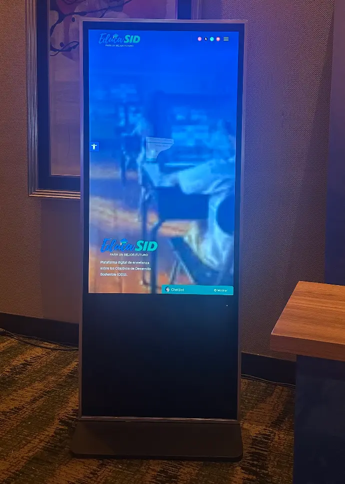 Kiosko para stand Monolito touchscreen de 55 pulgadas para eventos y ferias