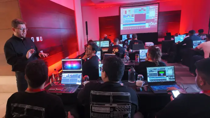 Entrenamiento Avolites Titan V19.2 durante AVOCAMP Latinoamérica 2026 en República Dominicana